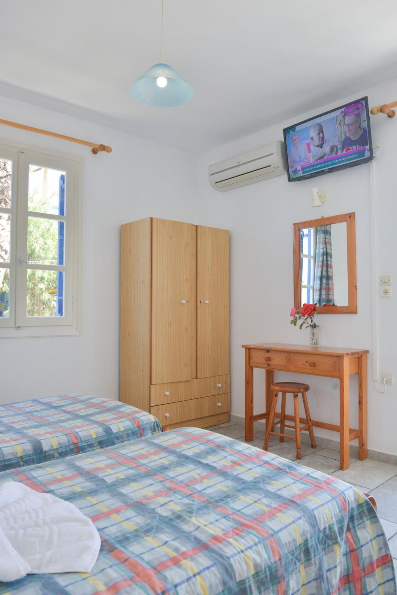 Plaza Studios Agia Anna  Buitenkant foto