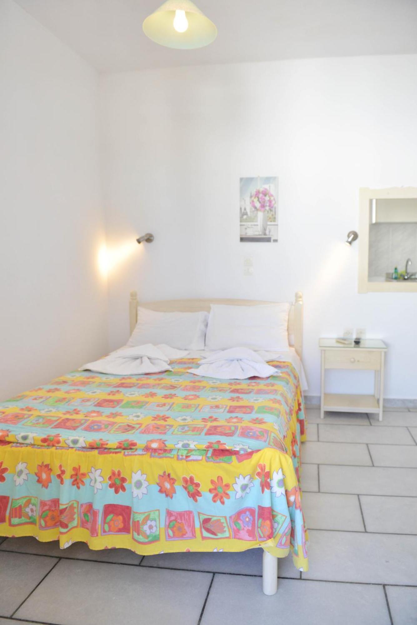 Plaza Studios Agia Anna  Buitenkant foto