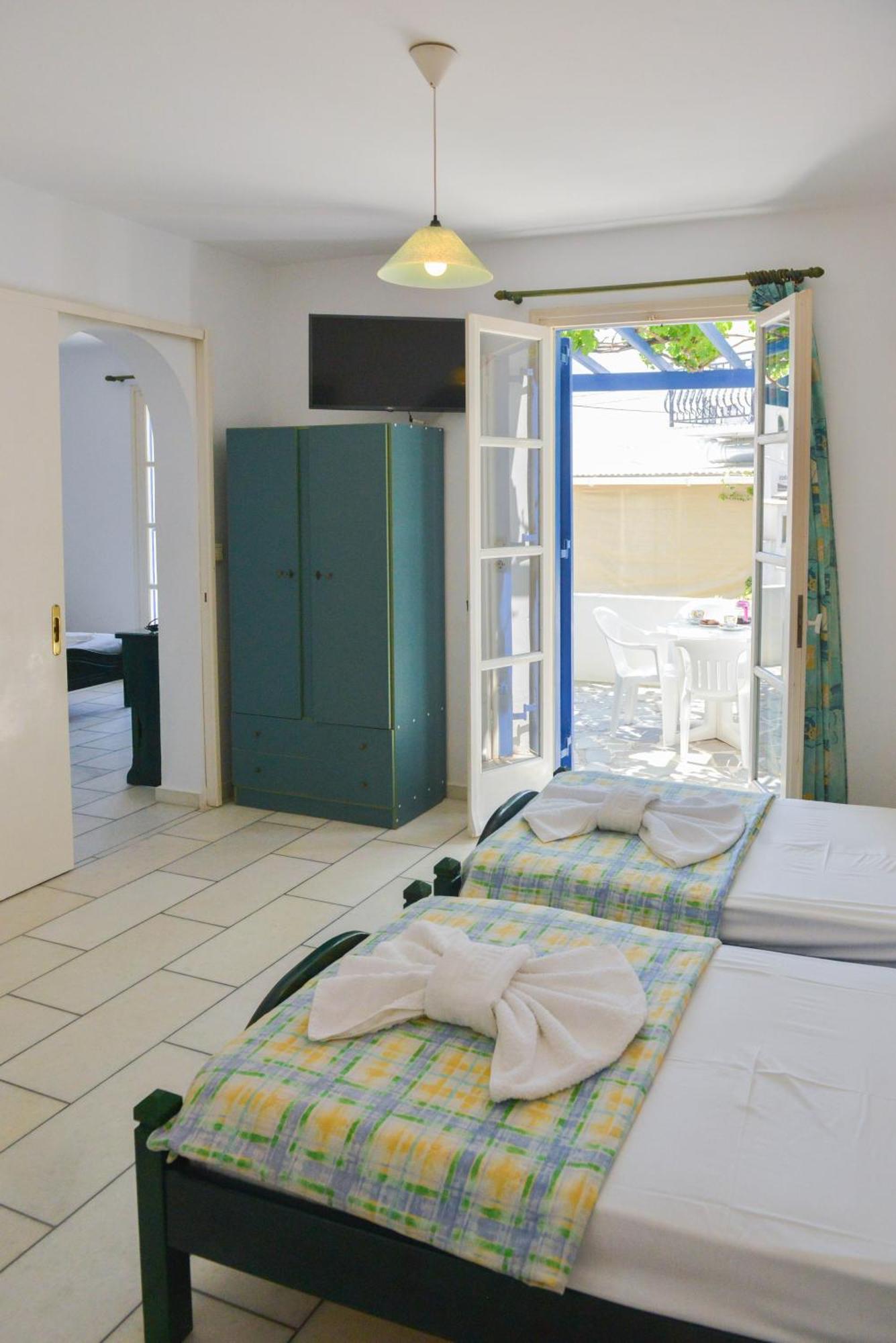 Plaza Studios Agia Anna  Buitenkant foto